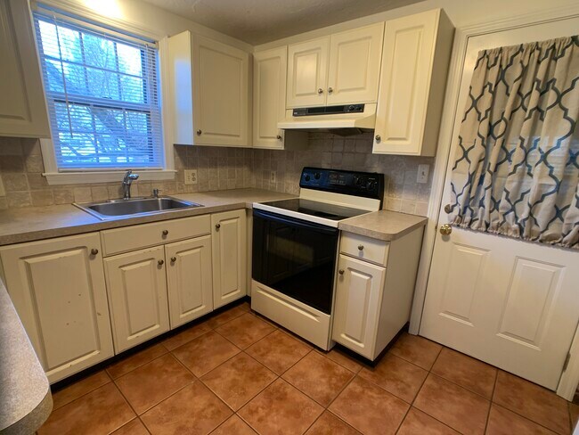 Building Photo - 20 Eliot St