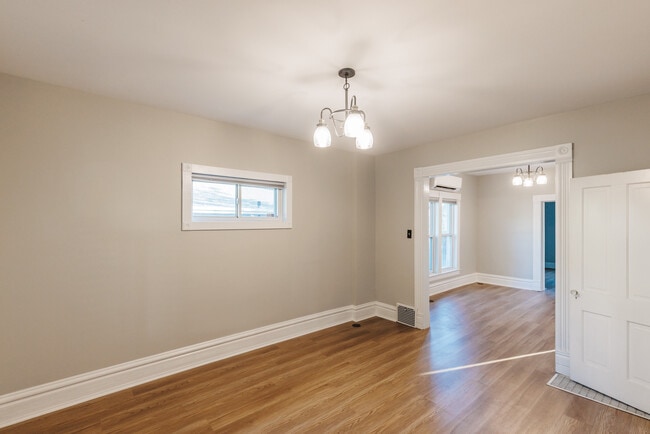 Photo - 1561 Yates St House