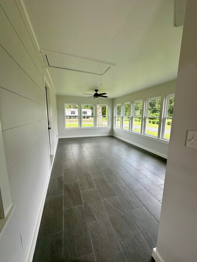 Foto del edificio - 12149 J C Rd