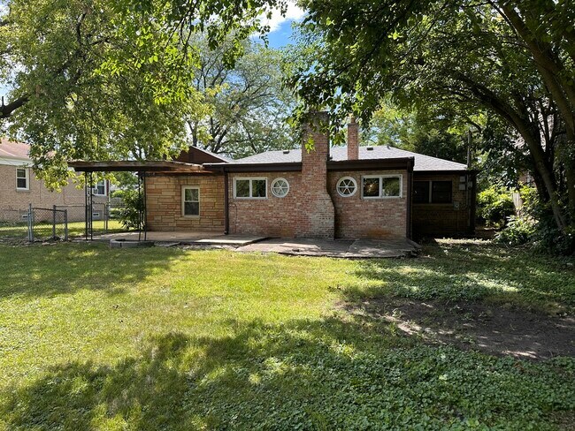 Building Photo - 741 N Wolf Rd