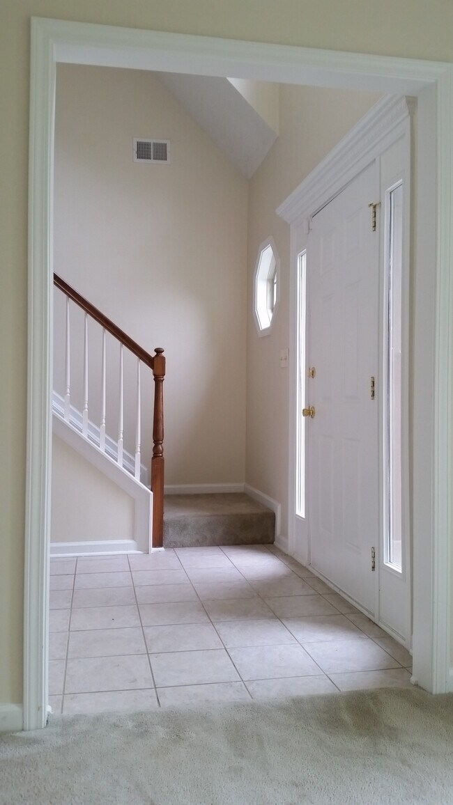 Entrance - Side View - 521 Skyview Lane