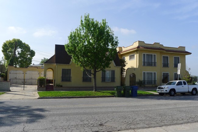 Building Photo - 122 N Huntington Dr