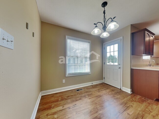 Foto del edificio - 2217 Country Brook Lane