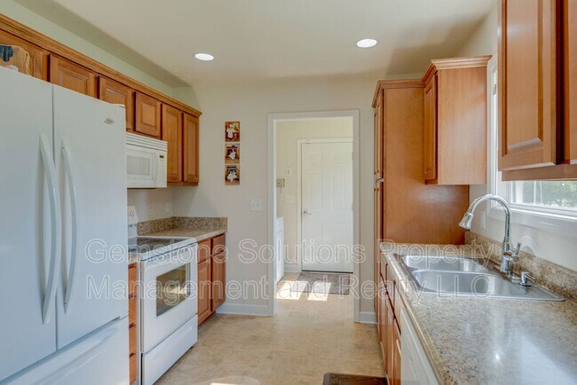 Building Photo - 206 Hickory Pointe Dr