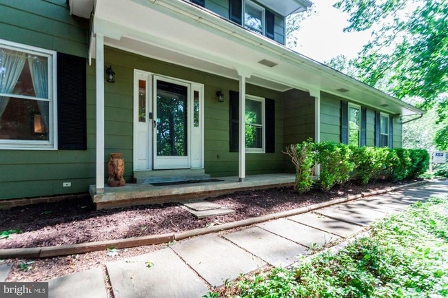 Building Photo - 5105 Summit Dr