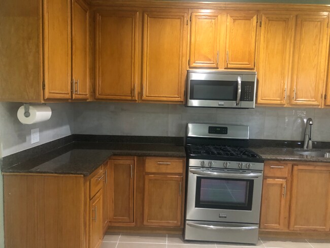 Foto del edificio - 15234 La Valle St