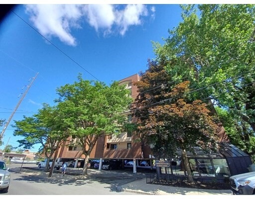 Building Photo - 39 Parlin St