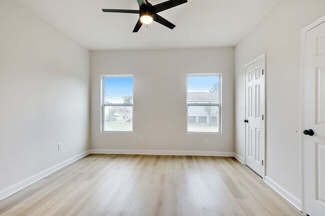 Foto del edificio - 3406 Jackson Ave