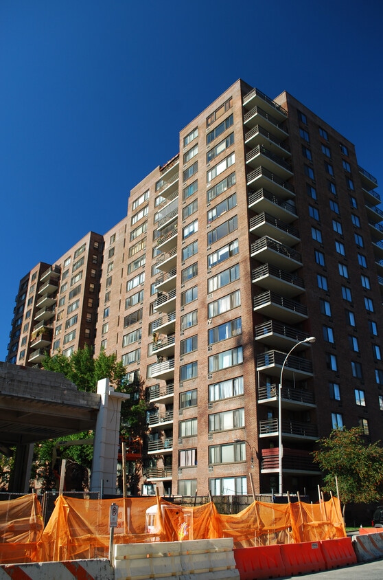 Eastern face along Columbus Avenue - Park West Village