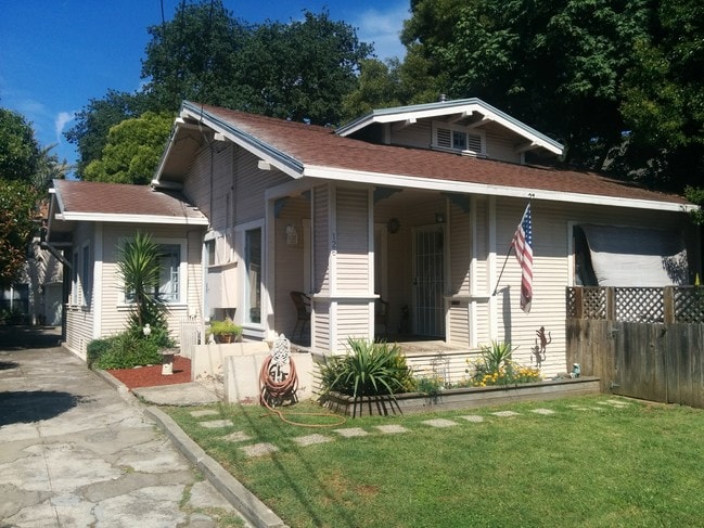 Craftsman Home - 126 Leland St
