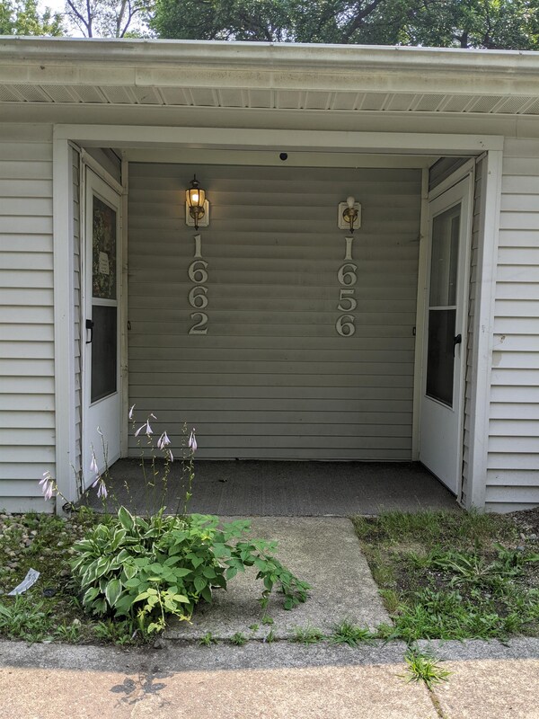 Building Photo - 1656 Parkwood Avenue