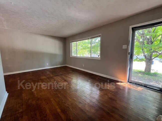 Foto del edificio - 941 Clearfield Dr