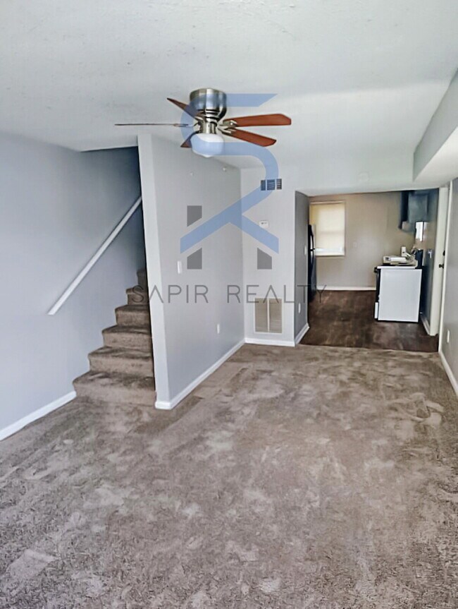 Foto del edificio - Move in before November 30th and choose your reward: a $250 Amazon Gift Card or a 55 Smart TV!