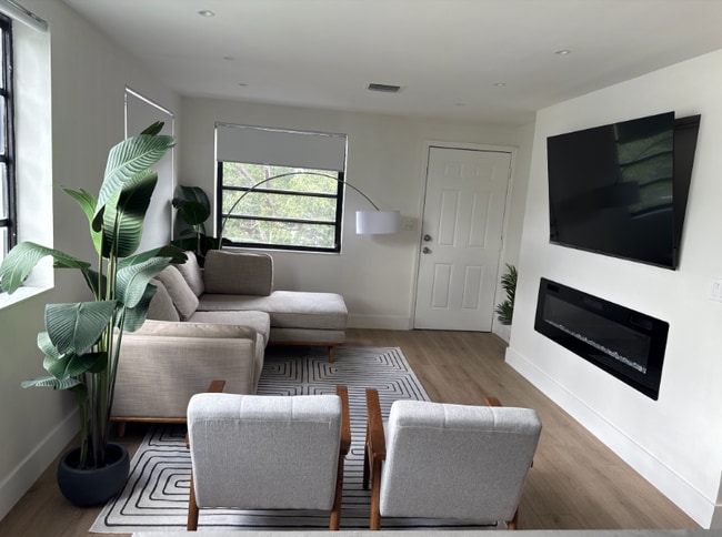 Foto del edificio - 1716 SW 11th St