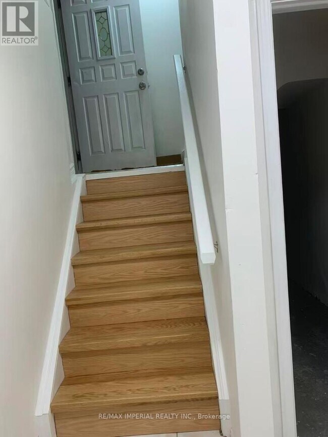 Photo du bâtiment - 657 Thamesford Terrace