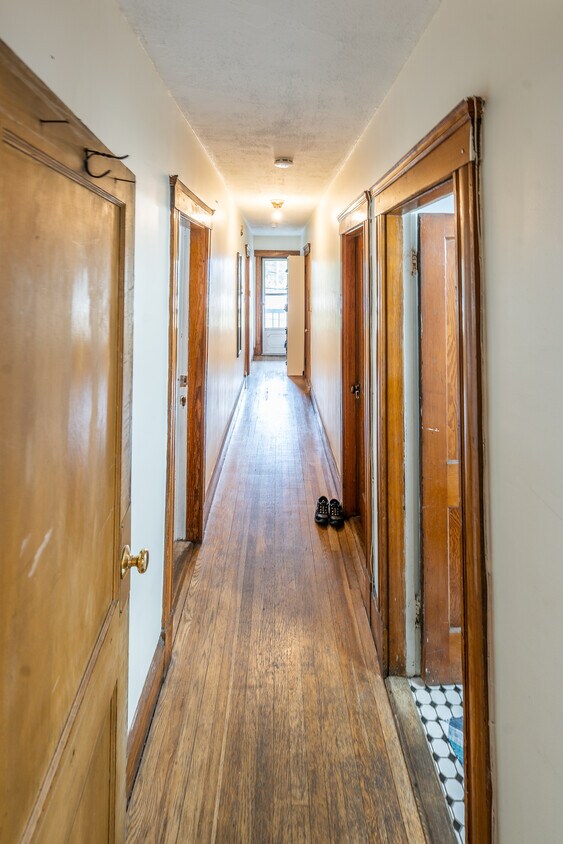 Primary Photo - 37 Perry St