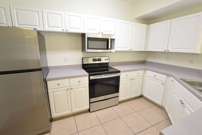 Foto del edificio - Resort-Style Living! Bright 1-Bedroom Cond...