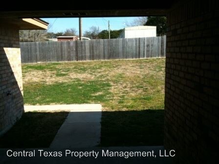 Building Photo - 907 Mcclure Ln