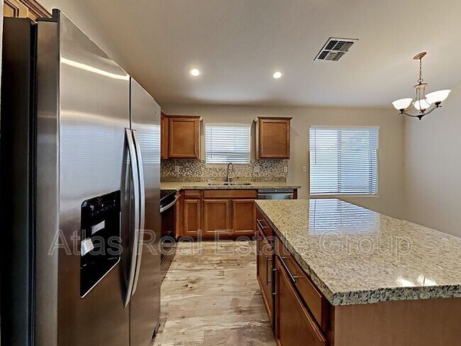 Foto del edificio - 41776 W Sunland Dr