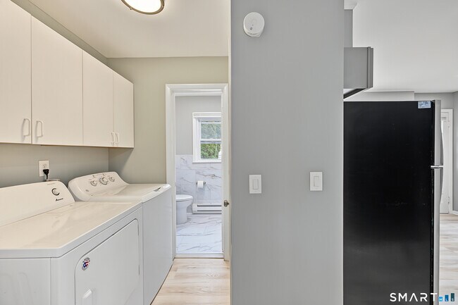 Building Photo - 151 Seaside Ave