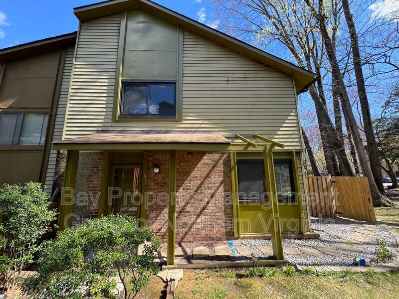 Primary Photo - 10659 Myrtle Oak Ct