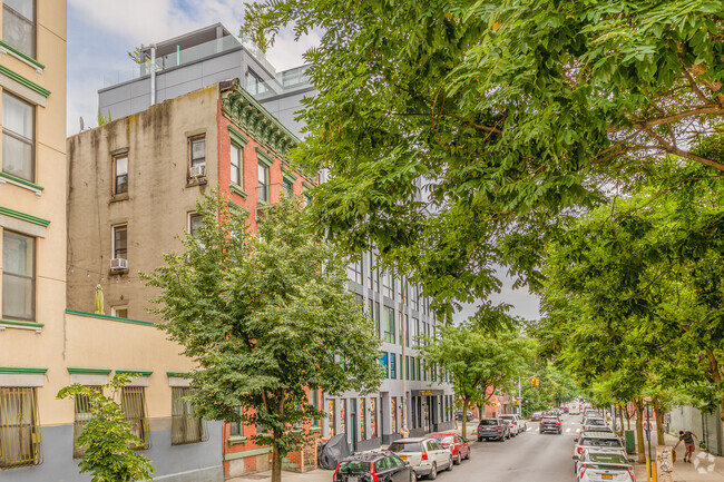 Building Photo - 188 Humboldt St
