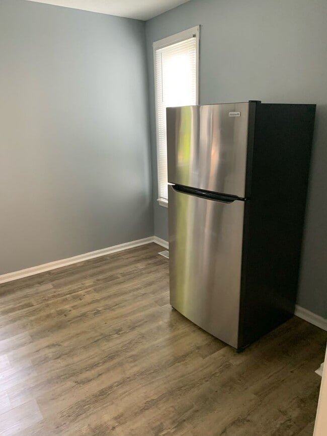 Photo - 1617 Ferry St Apartment