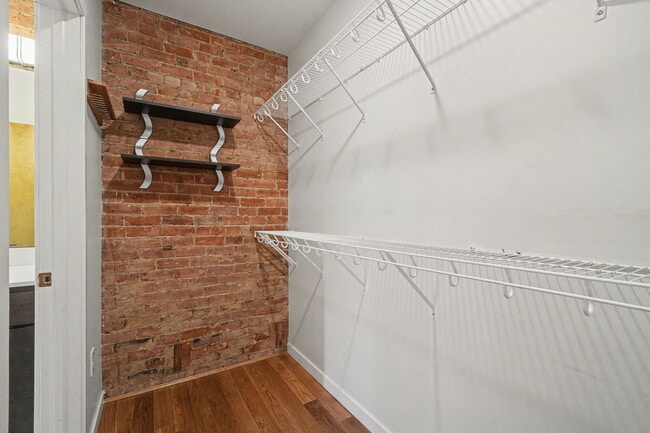 Building Photo - 26 E 14th St