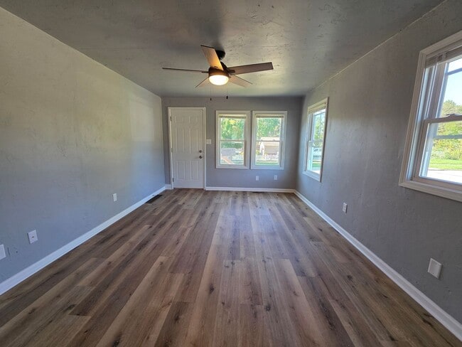 Building Photo - Shipyard Maple At 5th