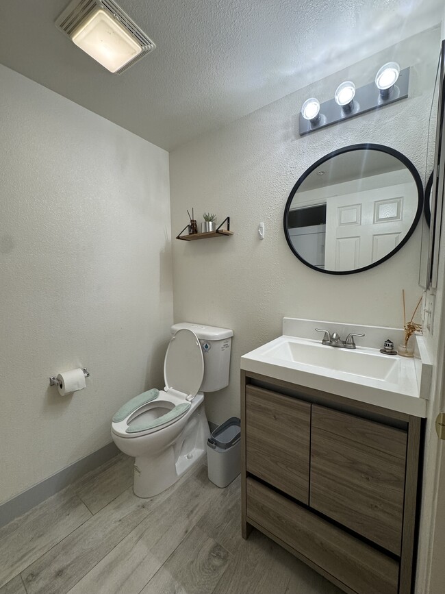 Building Photo - 456 Shatto Pl