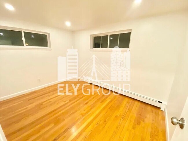 Foto del edificio - 96 Amherst Ave