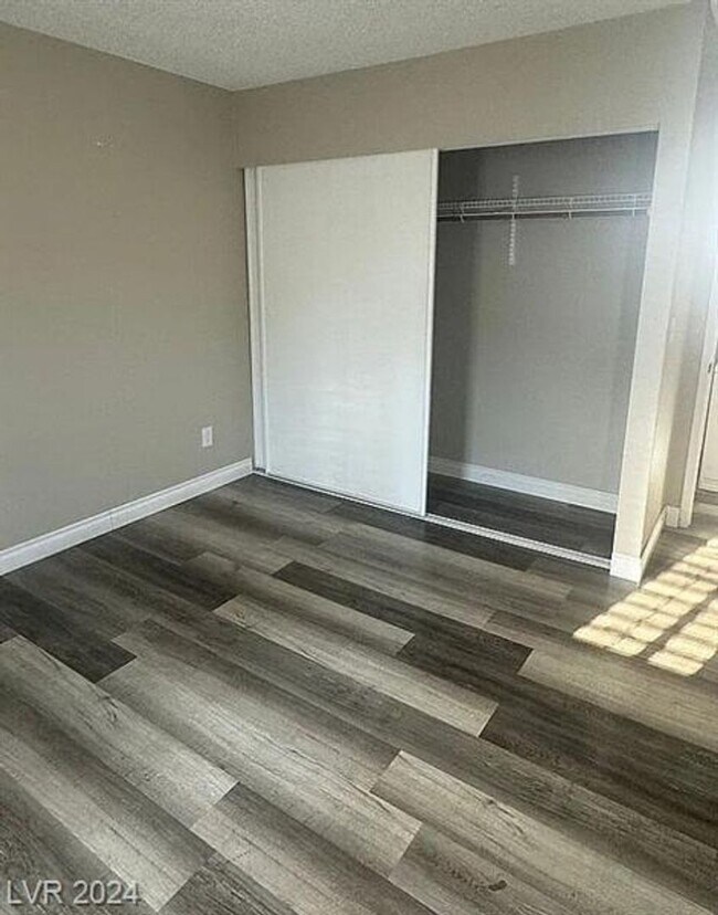 Foto del edificio - ? Renovated 2-Bed Oasis in the Heart of Do...