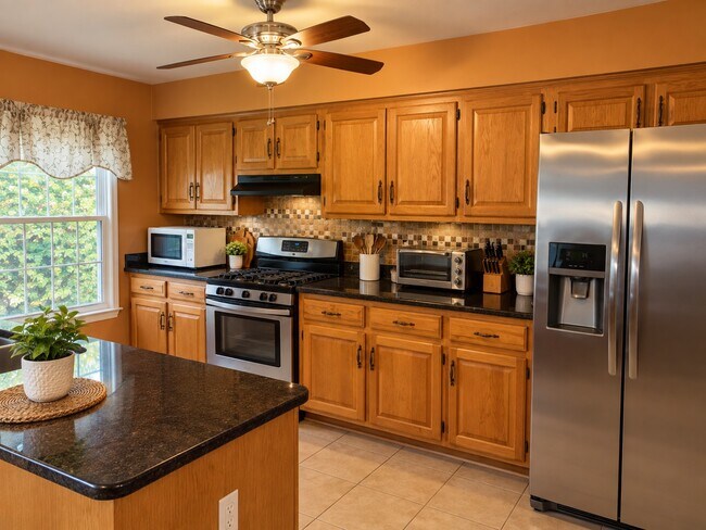 Kitchen - 181 Driscoll Ct