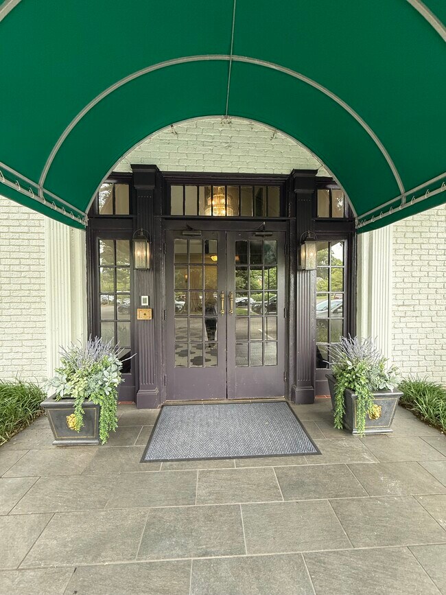 Foto del edificio - 2501 Roswell Ave