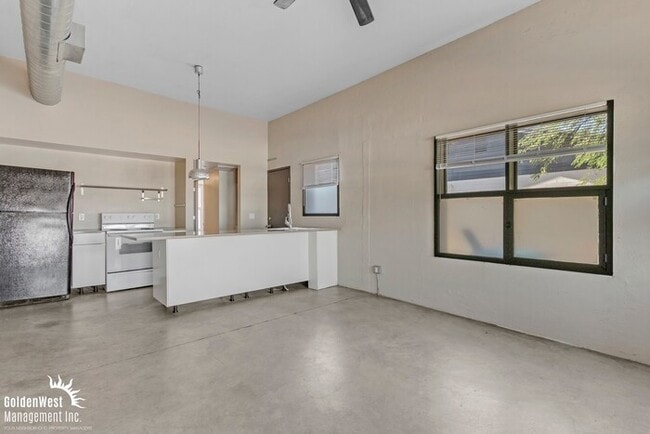 Photo - Charming 1Bdm 1Ba Unit in the Heart of Pho... House