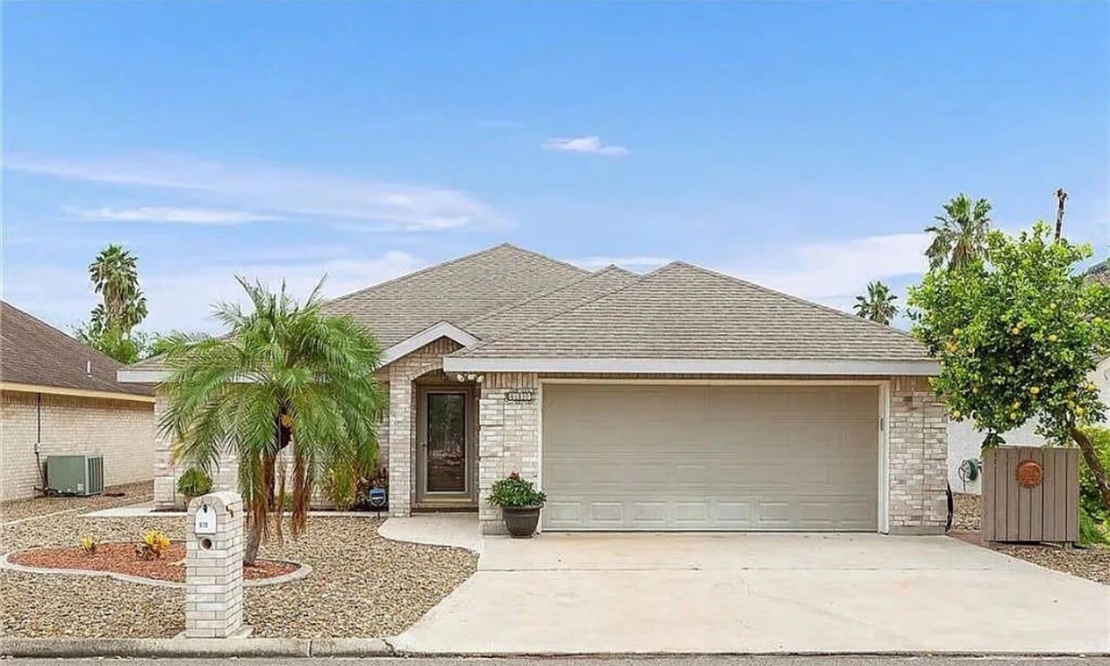 Foto principal - 610 Lake View Dr