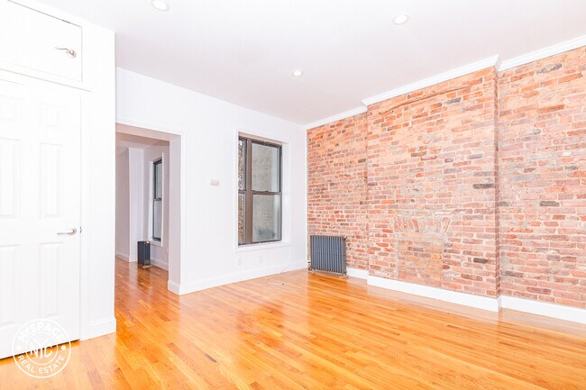 Foto del edificio - 344 Gates Ave