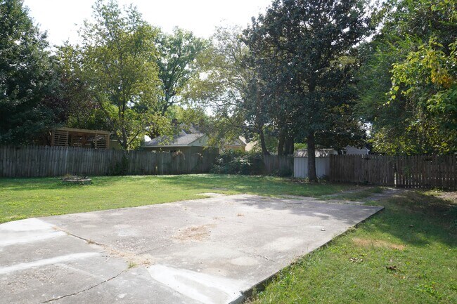 Building Photo - 6704 Hermitage Rd