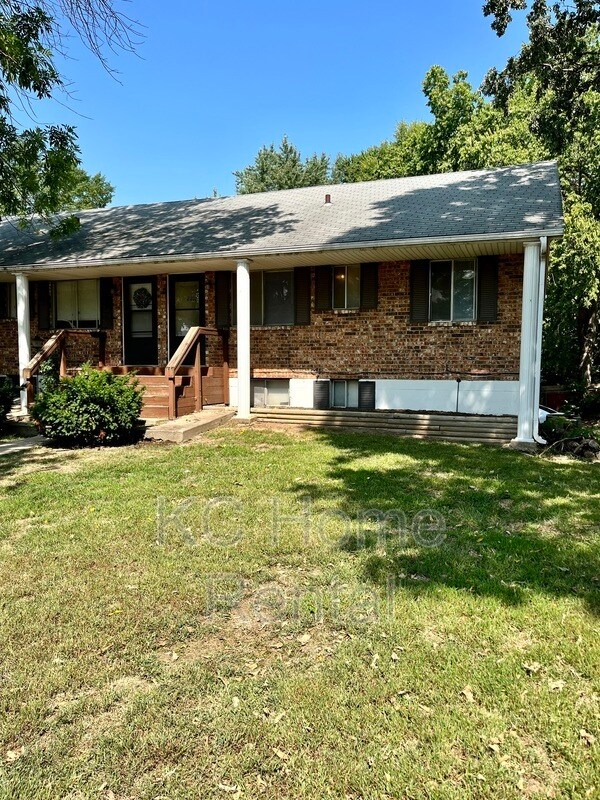Primary Photo - 2212 NE 77th St