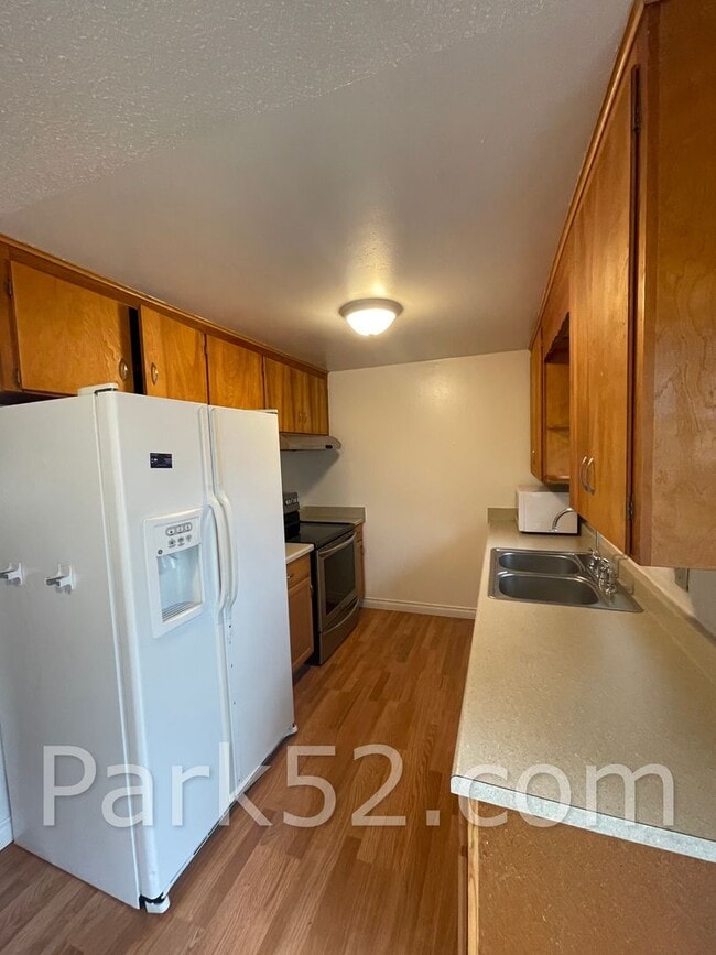 Building Photo - 2501 Bridgeport Way W