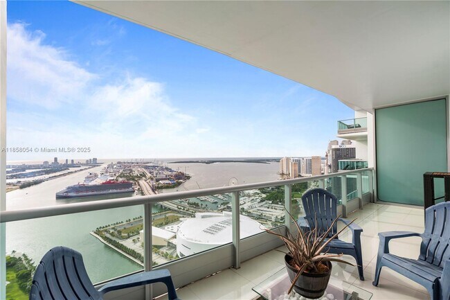 Building Photo - 900 Biscayne Blvd
