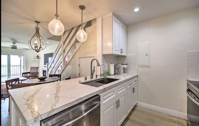 Building Photo - 232 E Surfside Dr