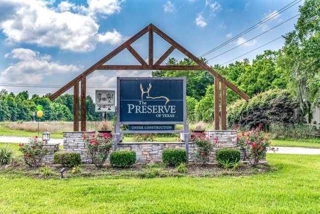 Building Photo - 129 Shoreline Dr