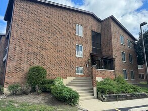 Building Photo - 900 Perrie Dr