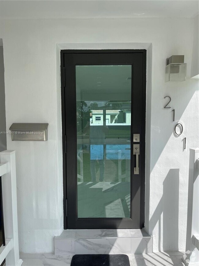 Miracle Manor Apartments for Rent with a Yard Miami, FL 6 Rentals