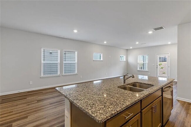 Foto del edificio - 2277 Whitworth St