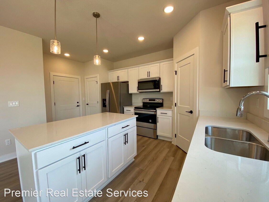 200 NE 22nd Cir, Grimes, IA 50111 House Rental in Grimes, IA