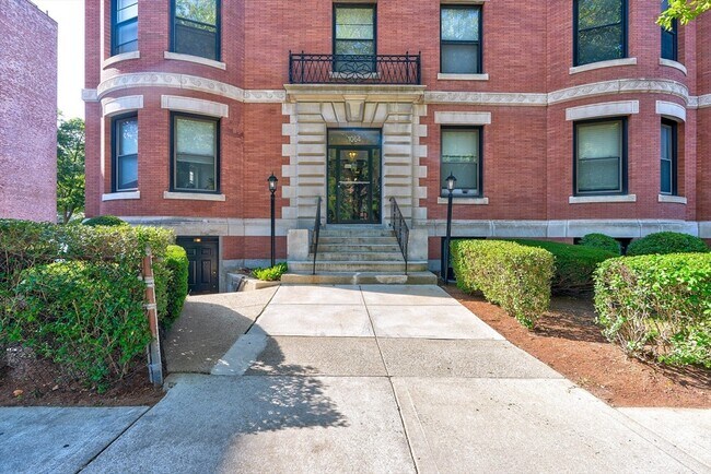 Foto del edificio - 1064 Beacon St