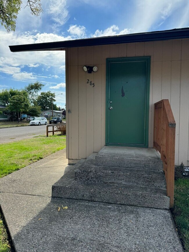 Foto del edificio - 285 E 11th Ave