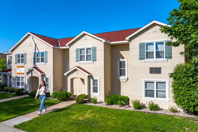Building Photo - University Townhomes